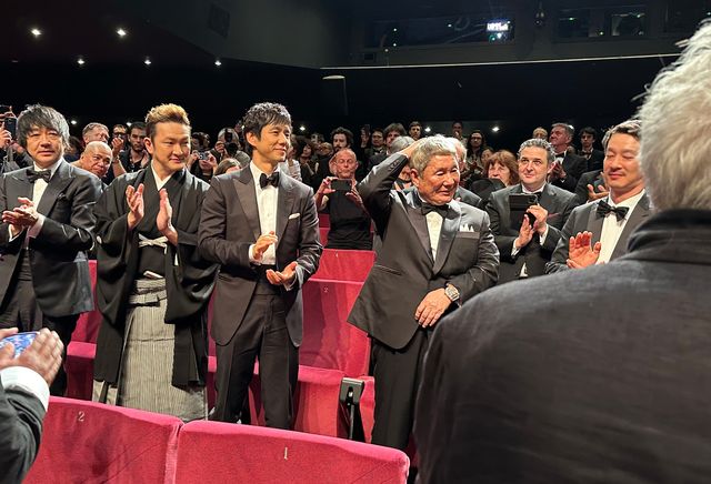 笑い合う西島秀俊＆北野武監督！カンヌ映画祭『首』公式上映の様子（19枚目）