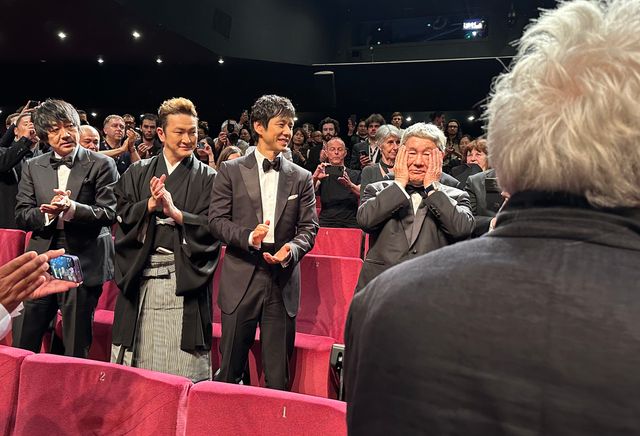 笑い合う西島秀俊＆北野武監督！カンヌ映画祭『首』公式上映の様子（20枚目）