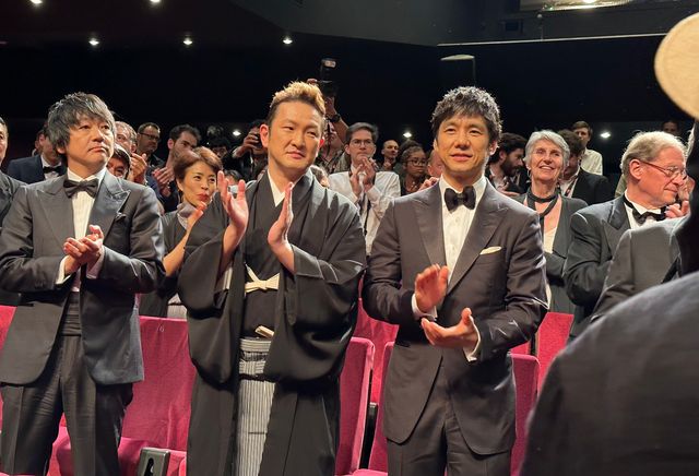 笑い合う西島秀俊＆北野武監督！カンヌ映画祭『首』公式上映の様子（25枚目）