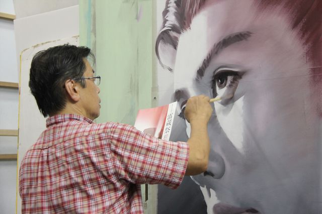 なかなか見られません！手描き映画看板が完成するまで……フォトギャラリー：フォトギャラリー