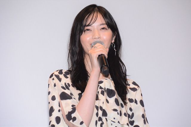 神尾楓珠＆西野七瀬、撮影裏話を暴露！映画『恋は光』舞台あいさつ（5枚目）