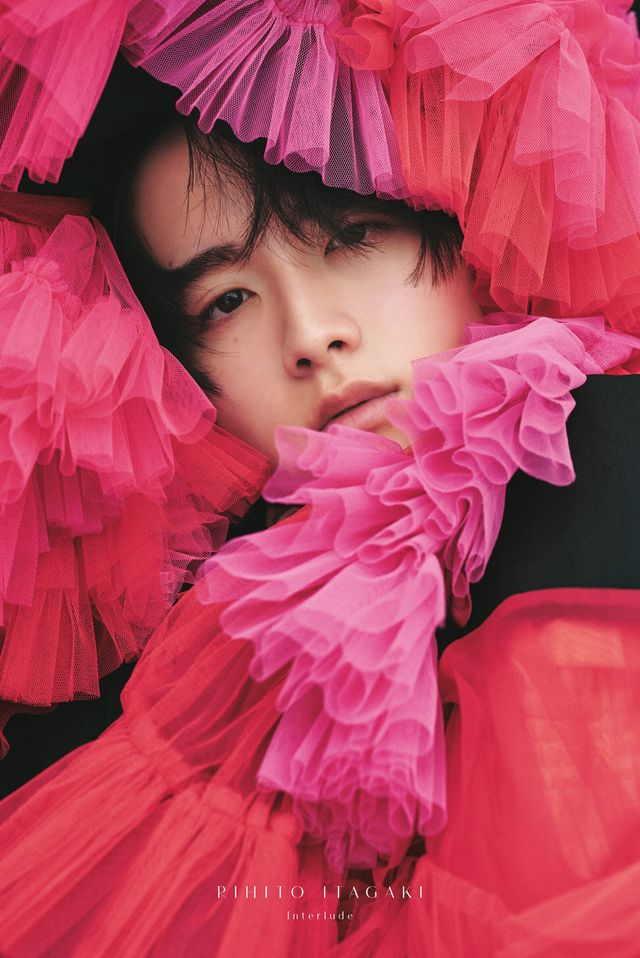 板垣李光人、あどけなさ残る笑顔！アニバーサリーフォトブック「Interlude」より（2枚目）