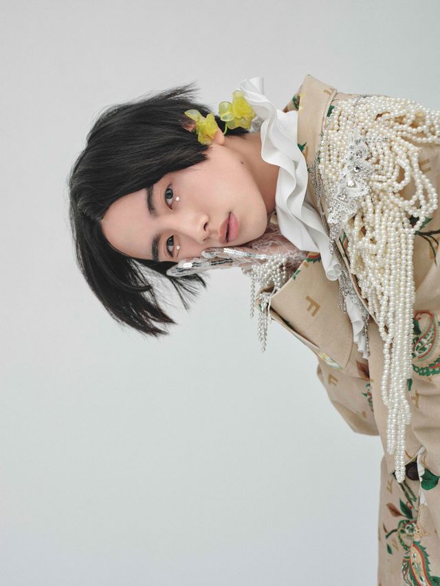 板垣李光人、あどけなさ残る笑顔！アニバーサリーフォトブック「Interlude」より（4枚目）