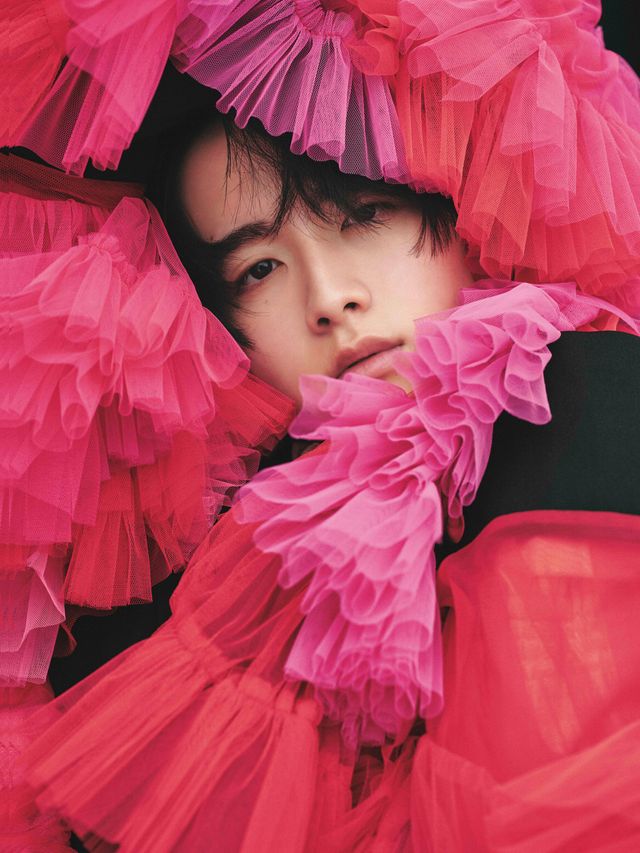 板垣李光人、あどけなさ残る笑顔！アニバーサリーフォトブック「Interlude」より（6枚目）