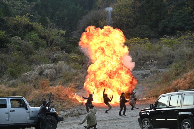 車を実際に爆破して撮影!ドラマ「24 JAPAN」第12話:フォトギャラリー