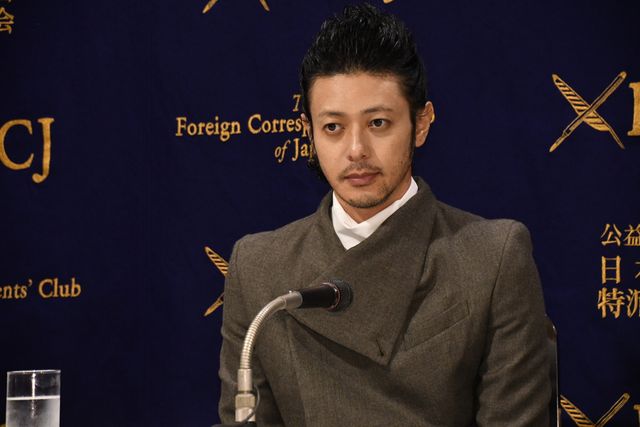 ベネチアから帰国のオダギリジョー、変わらぬ美貌で監督作の会見へ（6枚目）