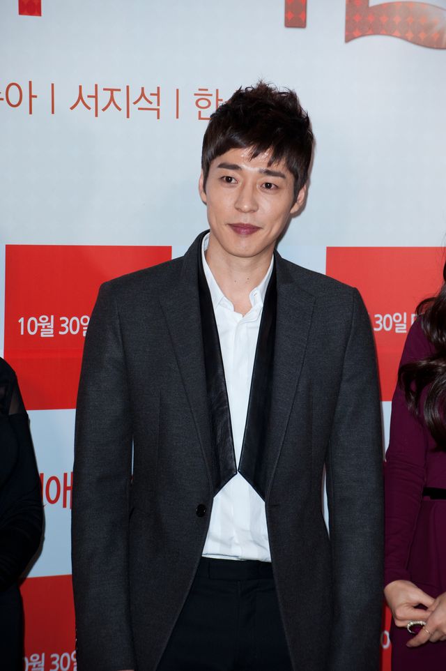 ソ・ジソク、両手に花！映画『恋愛の技術』マスコミ試写会フォトギャラリー：フォトギャラリー