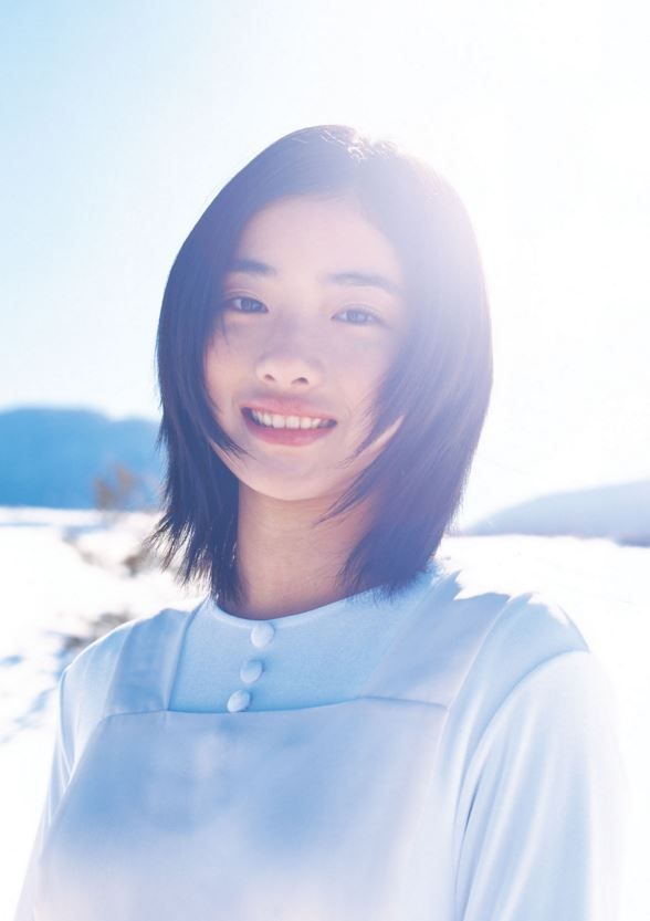石原さとみ、16歳の初々しい姿！ファースト写真集が復刻：フォトギャラリー
