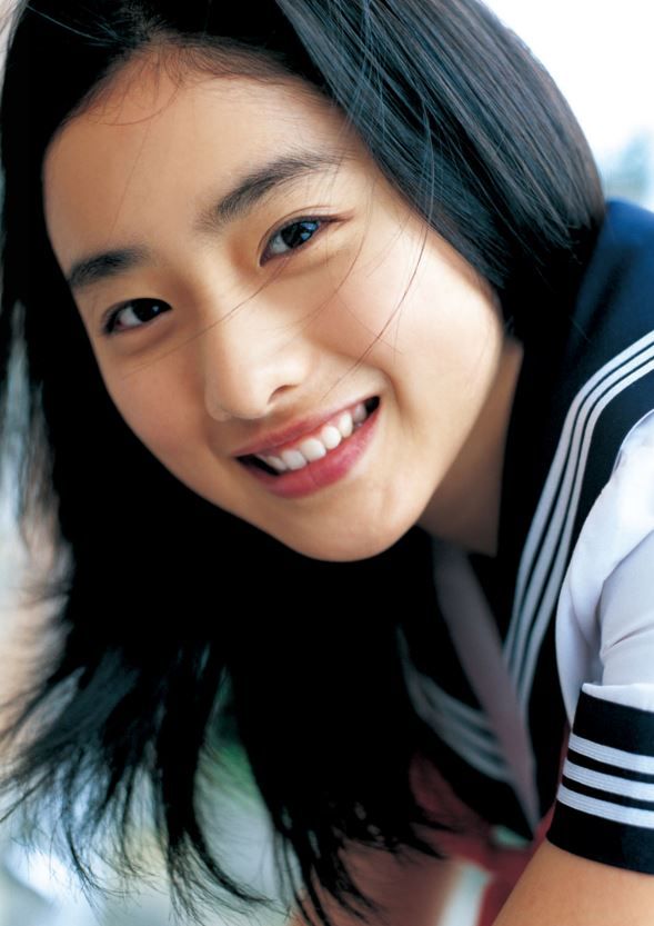 石原さとみ、16歳の初々しい姿！ファースト写真集が復刻（3枚目）