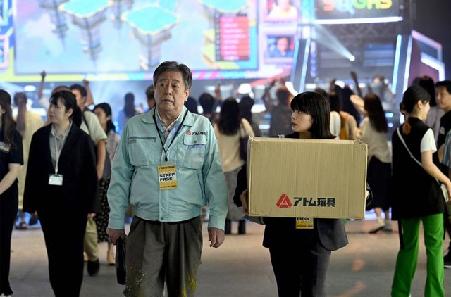 「アトムの童」山崎賢人、岸井ゆきの、松下洸平ら初回場面写真（5枚目）