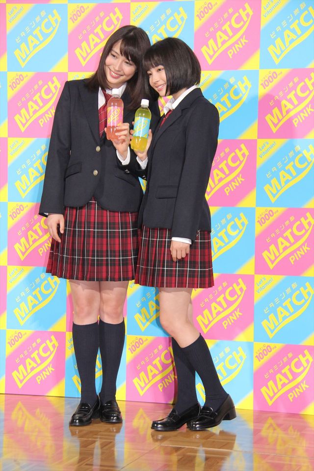 広瀬アリス＆すずが男子校にサプライズ登場！「マッチ」新CM発表会フォトギャラリー（21枚目）