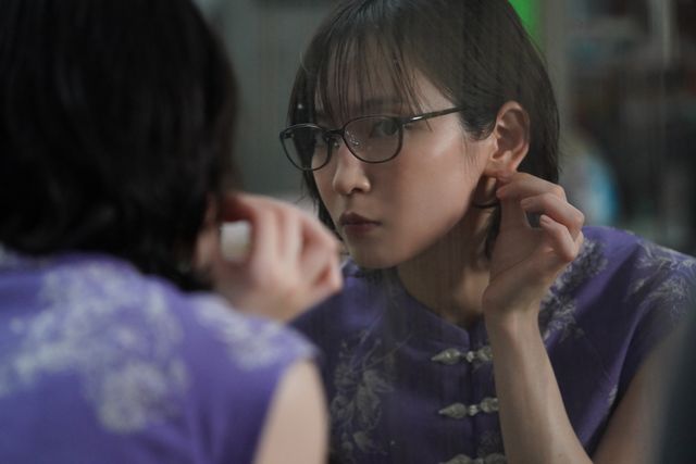 吉岡里帆、艶やかチャイナ服で魅惑の変身！『九龍ジェネリックロマンス』新場面カット（2枚目）