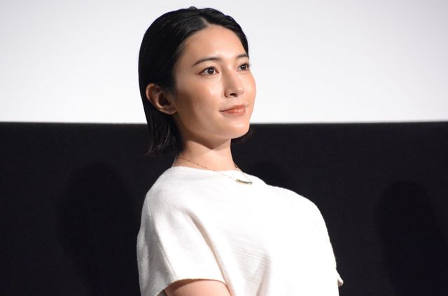 脅威のスタイル！橋本愛、石川恋、久保田紗友、草川拓弥が登壇！映画『祝山』公開記念舞台挨拶（2枚目）
