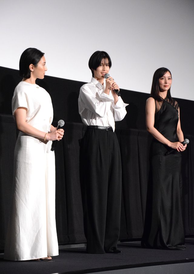 脅威のスタイル！橋本愛、石川恋、久保田紗友、草川拓弥が登壇！映画『祝山』公開記念舞台挨拶（3枚目）