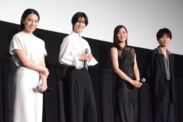 脅威のスタイル！橋本愛、石川恋、久保田紗友、草川拓弥が登壇！映画『祝山』公開記念舞台挨拶（12枚目）