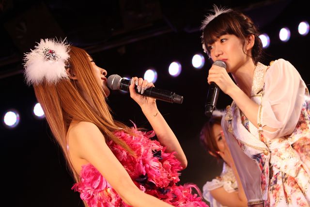 板野友美、涙の卒業公演！フォトギャラリー（23枚目）