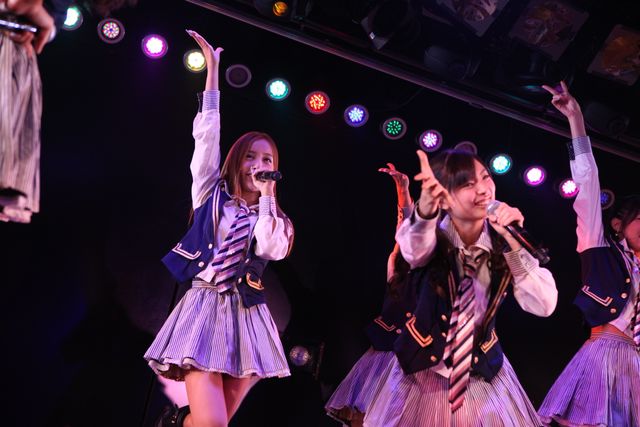 板野友美、涙の卒業公演!フォトギャラリー