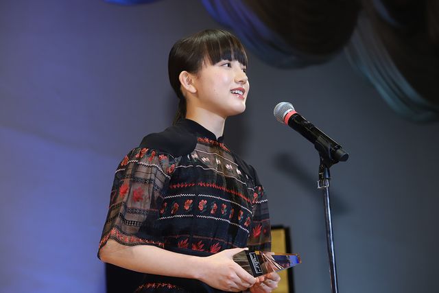 横浜流星と深田恭子がハグ！「2020年　エランドール賞」授賞式（21枚目）