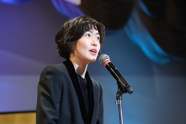 横浜流星と深田恭子がハグ！「2020年　エランドール賞」授賞式（37枚目）