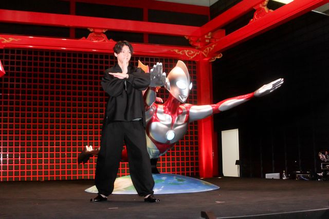 山田裕貴も感動！全長4.3mのウルトラマン飛行像、羽田空港でお披露目（2枚目）