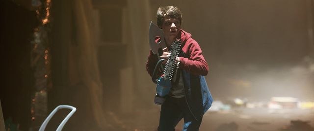 チャッキー、後ろ姿も不気味…『チャイルド・プレイ』場面カット（7枚目）