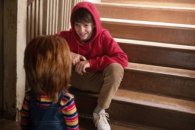 チャッキー、後ろ姿も不気味…『チャイルド・プレイ』場面カット（10枚目）