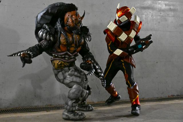 ショウマ＆幸果がハロウィンの仮装！「仮面ライダーガヴ」第9話場面カット（2枚目）