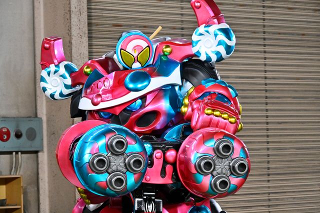 ショウマ＆幸果がハロウィンの仮装！「仮面ライダーガヴ」第9話場面カット（5枚目）