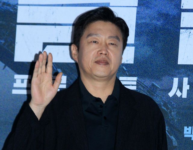 イ・ソンギュンさん遺作『脱出：PROJECT SILENCE』会見の様子（3枚目）