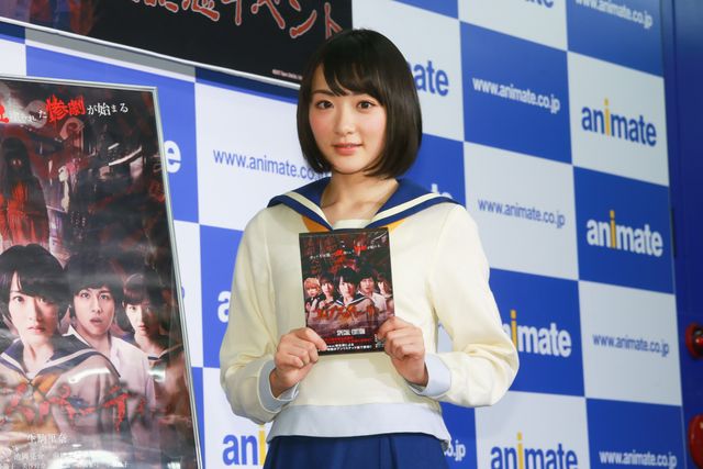 【写真】乃木坂46生駒里奈がセーラー服で登場（13枚目）