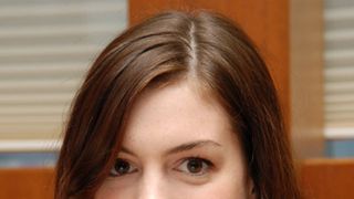 『プラダを着た悪魔』アン・ハサウェイ 単独インタビュー