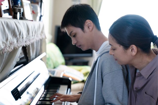 映画『20歳のソウル』尾野真千子が主人公の母親役（2枚目）