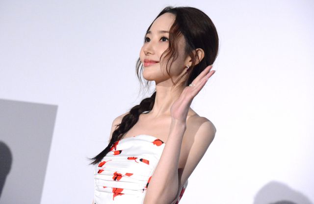 パク・ミニョン、美しいデコルテ！パク・ヒスン、チュ・ジョンヒョクと来日「コンフィデンスマンKR」配信記念イベント（6枚目）