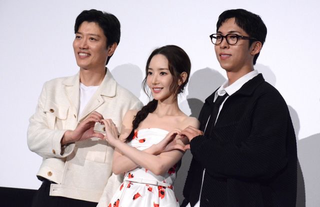 パク・ミニョン、美しいデコルテ！パク・ヒスン、チュ・ジョンヒョクと来日「コンフィデンスマンKR」配信記念イベント（23枚目）