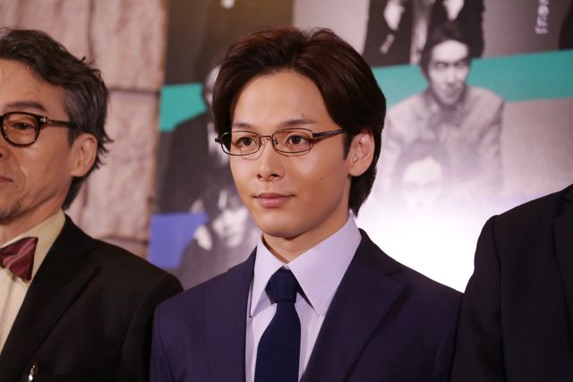 松坂桃李がセクシーな生徒役で魅了！舞台「ヒストリーボーイズ」フォトギャラリー（11枚目）