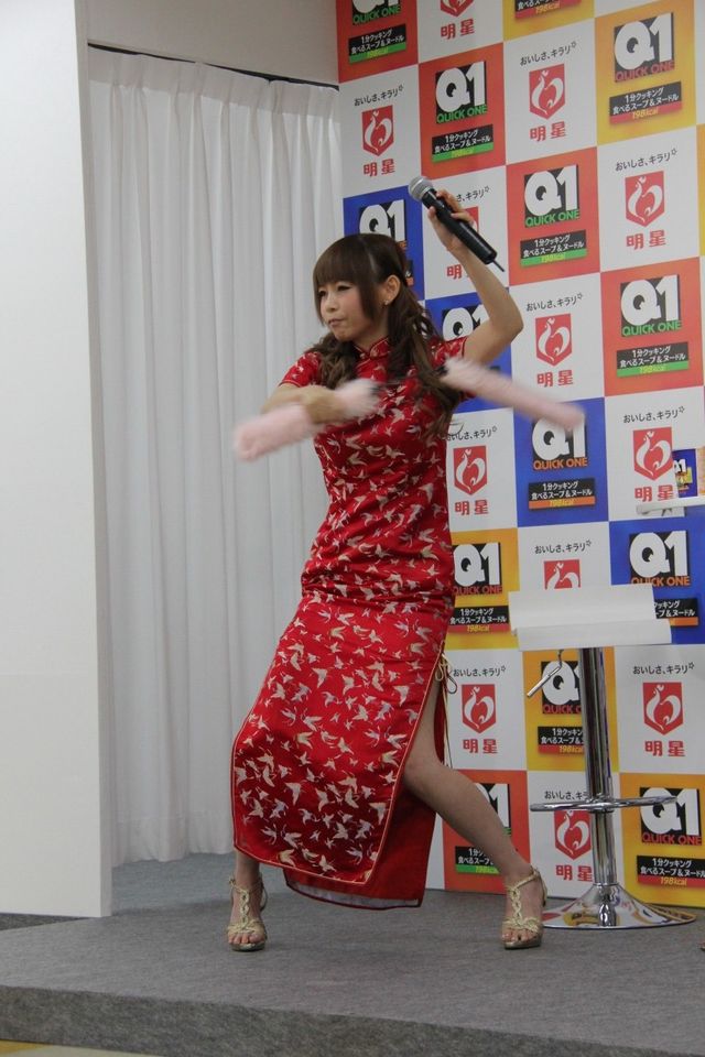 しょこたん、念願の特撮映画初主演作にオリジナル変身ポーズを熱望！　画像ギャラリー（12枚目）