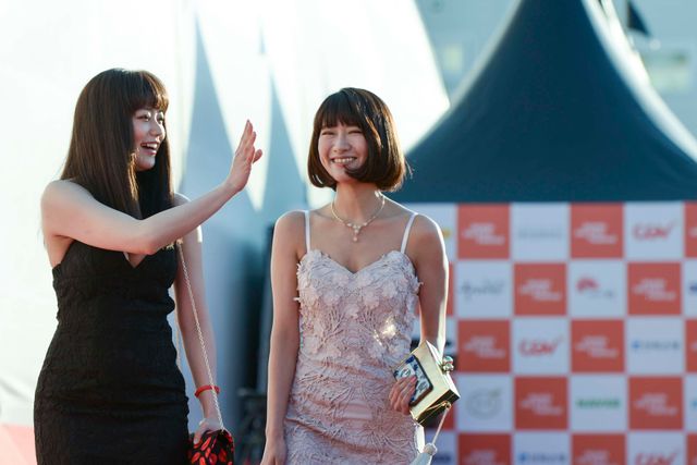 第18回全州国際映画祭に登場した冨手麻妙＆井端珠里フォトギャラリー：フォトギャラリー