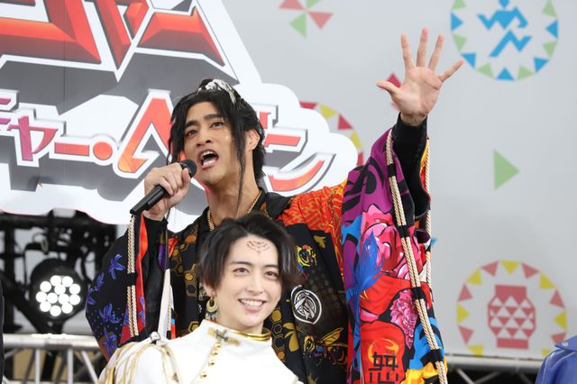 「仮面ライダーギーツ」＆「王様戦隊キングオージャー」キャスト集結！映画公開直前イベント（2枚目）