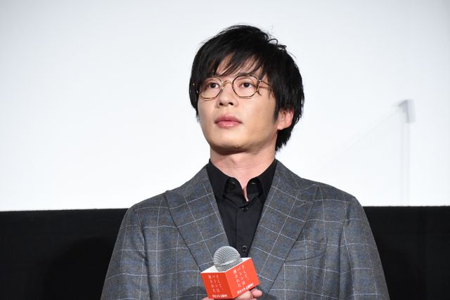 永野芽郁が田中圭の眼鏡をセレクト！『そして、バトンは渡された』大ヒット御礼舞台あいさつ（7枚目）