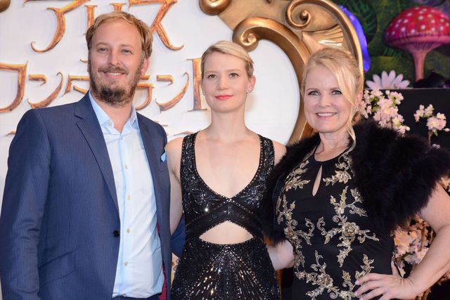 ミア、妖艶なドレスで降臨！『アリス・イン・ワンダーランド／時間の旅』ジャパンプレミアフォトギャラリー！（10枚目）