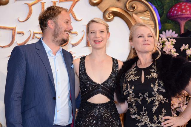 ミア、妖艶なドレスで降臨！『アリス・イン・ワンダーランド／時間の旅』ジャパンプレミアフォトギャラリー！（11枚目）