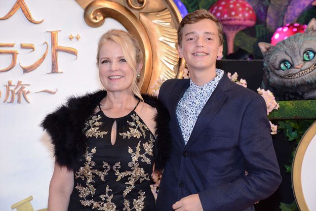 ミア、妖艶なドレスで降臨！『アリス・イン・ワンダーランド／時間の旅』ジャパンプレミアフォトギャラリー！（15枚目）