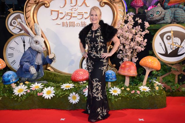 ミア、妖艶なドレスで降臨！『アリス・イン・ワンダーランド／時間の旅』ジャパンプレミアフォトギャラリー！（16枚目）