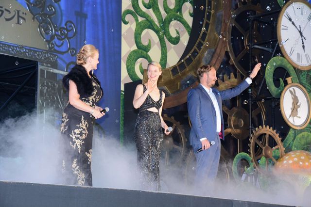 ミア、妖艶なドレスで降臨！『アリス・イン・ワンダーランド／時間の旅』ジャパンプレミアフォトギャラリー！（23枚目）