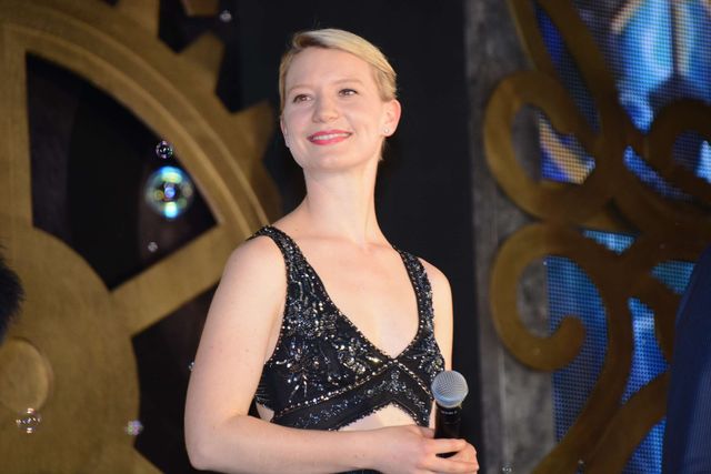 ミア、妖艶なドレスで降臨！『アリス・イン・ワンダーランド／時間の旅』ジャパンプレミアフォトギャラリー！（25枚目）