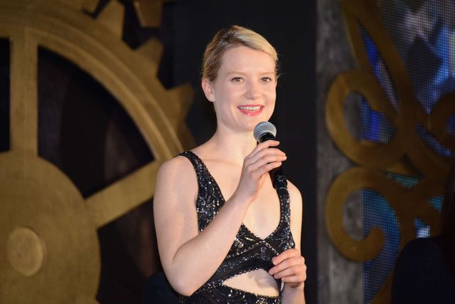 ミア、妖艶なドレスで降臨！『アリス・イン・ワンダーランド／時間の旅』ジャパンプレミアフォトギャラリー！（29枚目）