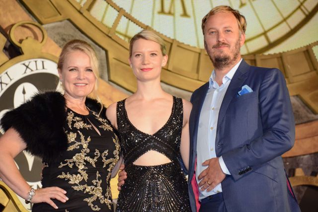 ミア、妖艶なドレスで降臨！『アリス・イン・ワンダーランド／時間の旅』ジャパンプレミアフォトギャラリー！（32枚目）