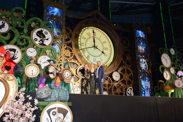 ミア、妖艶なドレスで降臨！『アリス・イン・ワンダーランド／時間の旅』ジャパンプレミアフォトギャラリー！（34枚目）