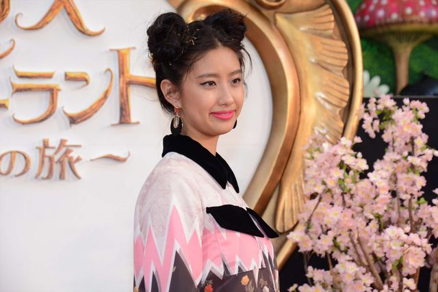 ミア、妖艶なドレスで降臨！『アリス・イン・ワンダーランド／時間の旅』ジャパンプレミアフォトギャラリー！（54枚目）