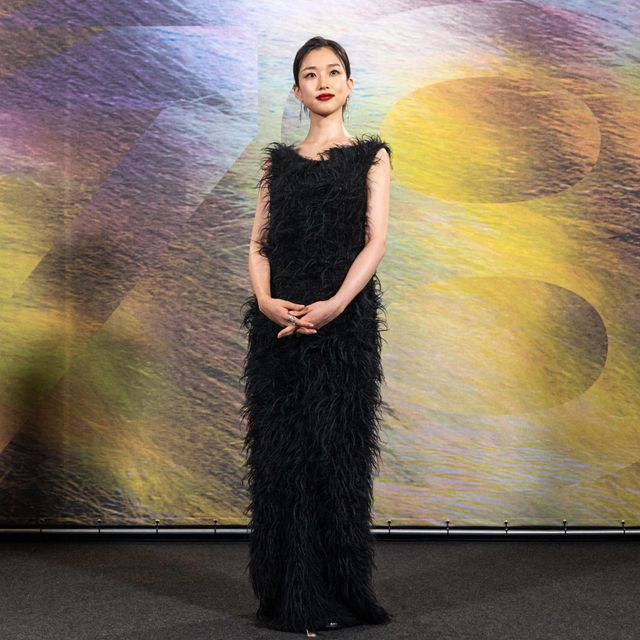 河合優実が美しいドレス姿で授賞式に！映画『旅と日々』ロカルノ国際映画祭で最高賞獲得（2枚目）